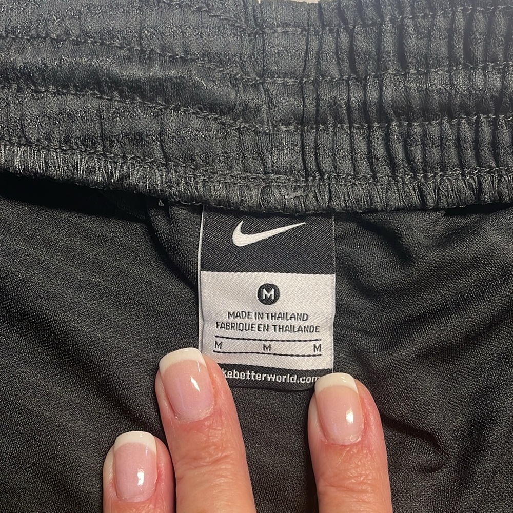 NIKE MENS FAST BREAK BLACK WITH GRAY STRIPE BASKETBALL SHORTS SIZE MEDIUM - Picture 7 of 10